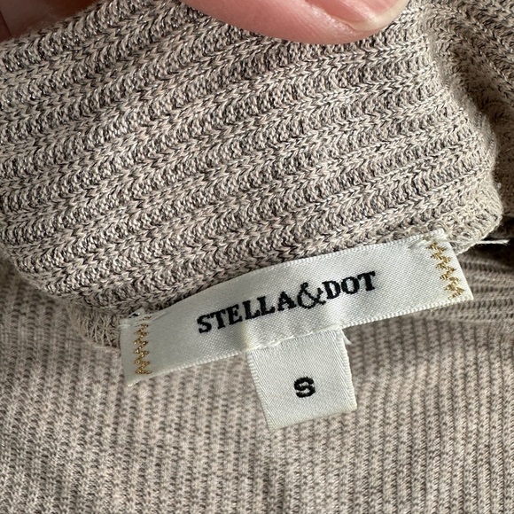 Stella & Dot asymmetrical v neck sweater size S - Picture 8 of 9
